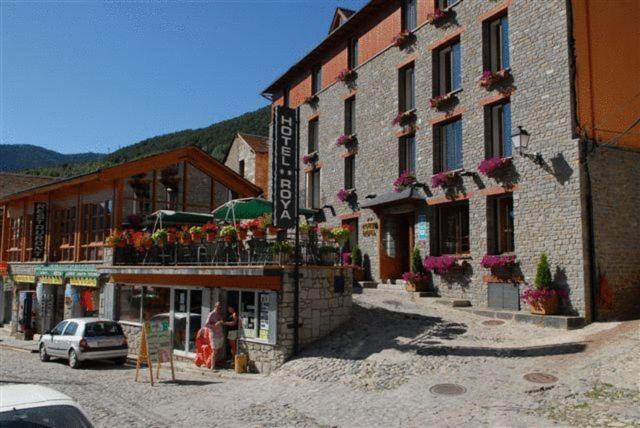 Hotel Roya Espot Exterior photo