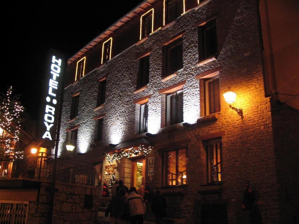 Hotel Roya Espot Exterior photo